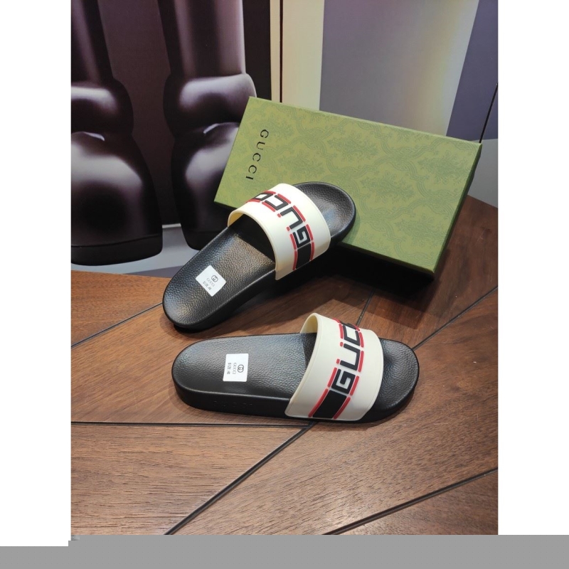G*u*i slippers